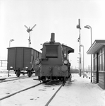836724 Afbeelding van een diesel-electrische locomotor (serie 200/300, sikken ) van de N.S. tijdens het heuvelen van ...